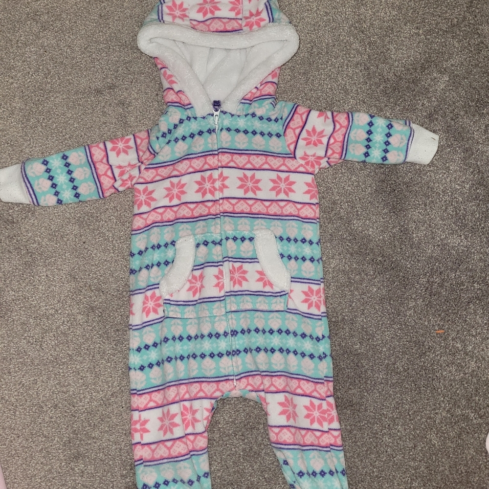 ✔SoldⓂ️✔Baby Girl snow suit bundle 0-3 month - Picture 2 of 6